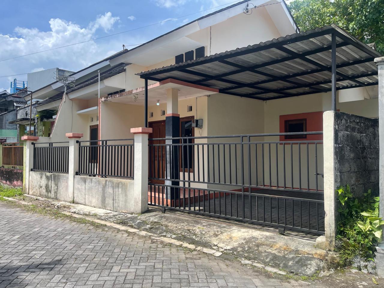 RUMAH ELEGAN DALAM RING ROAD – LOKASI PREMIUM DEKAT RSA UGM YK, KAMPUS UTY & JOGJA CITY MALL