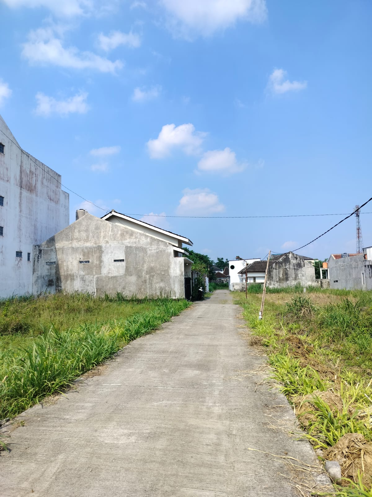 Di Jual Tanah Strategis Lingkungan Perumahan Ring 1 Dekat Patung Elang, Dekat Stadion Maguwoharjo, SD Model, Jogja Bay RS.UAD Wedomartani Sleman